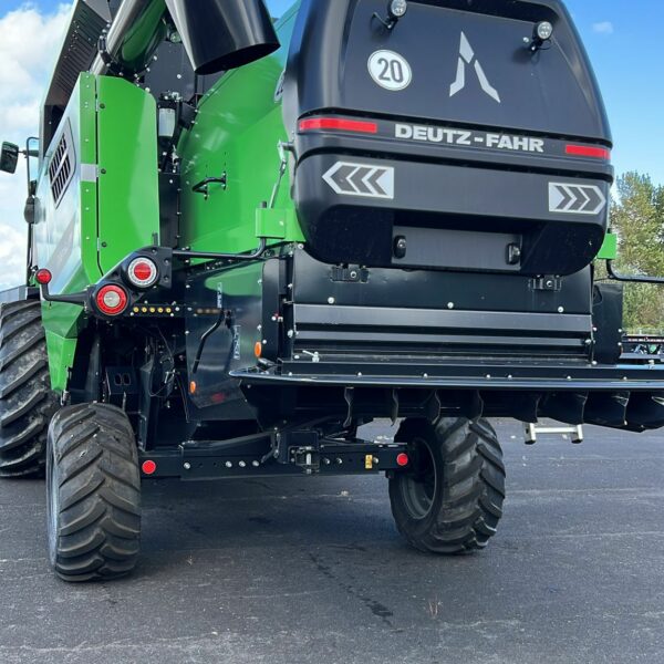 Комбайн Deutz-Fahr C7206TS с 24-футовой жаткой, включая комплект рапсов